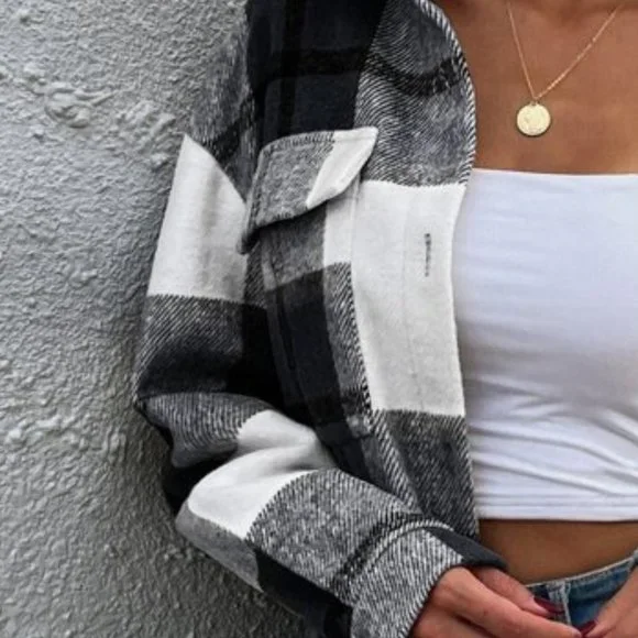 BLACK AND WHITE PLAID PRINT BUTTON DOWN COLLARED S - Picture 8 of 8